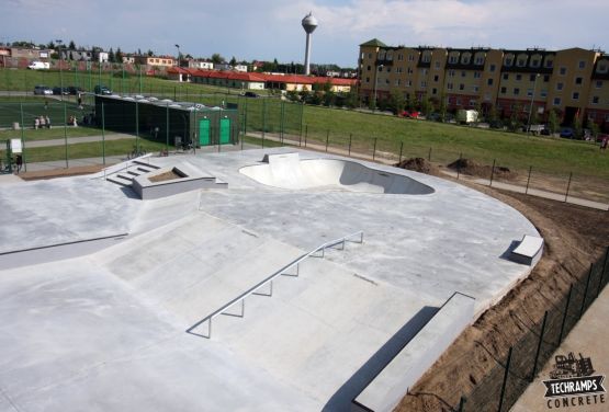 Skatepark monolítico en Wolsztyn