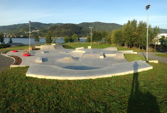 Skatepark de concreto en Lillehammer