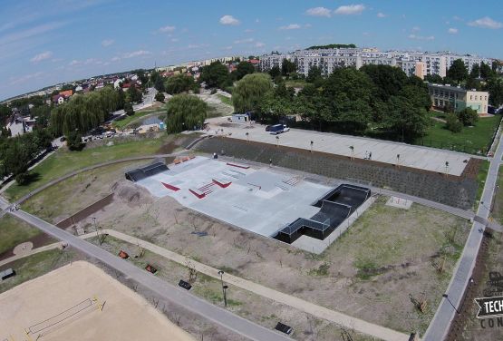 Skatepark de hormigón - Busko-Zdrój