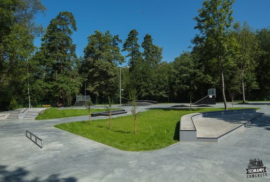 Hindernisse in Rabka-Zdrój skatepark