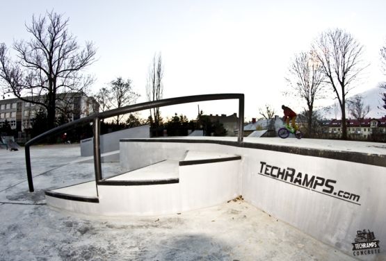 Tarnów - Skate park en béton