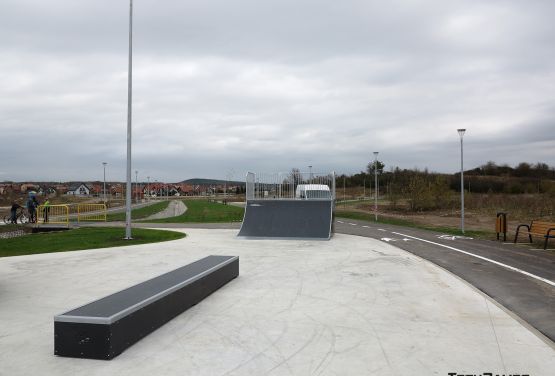 Widok na skatepark 