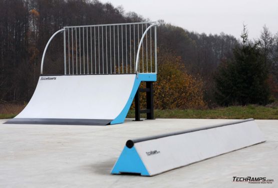 Skateplaza betonowa w Torzymiu