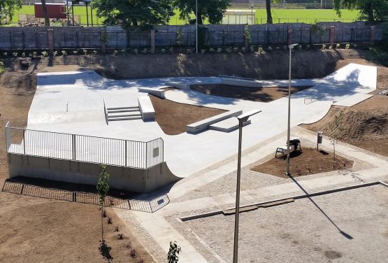 Skatepark en béton Żagań - Pologne