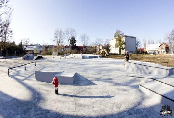 Tarnów - Skatepark concrete
