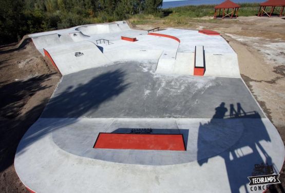 Monolit - Skatepark Trzebież