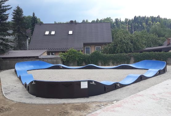 Fahrradspielplatz oder Komposit-Pumptrack