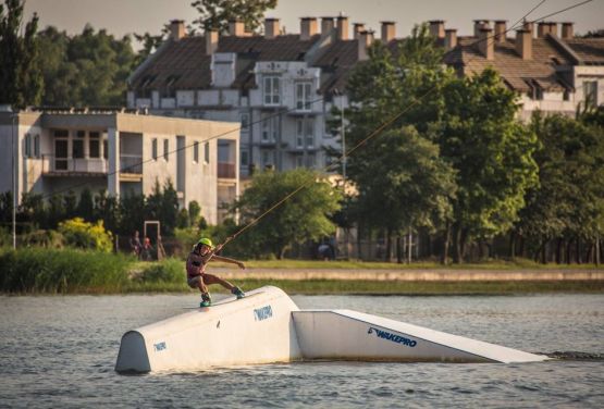 Pirámide funbox - Ostróda wakeparks