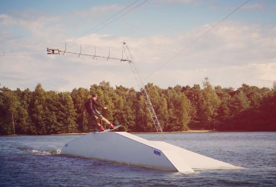 Wjazd na przeszkodę od WakePro