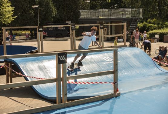 Surfing training- Waveparks