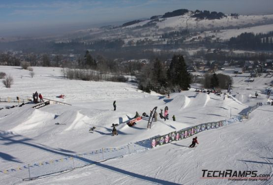 Widok na zjazd snowparku (Witów)